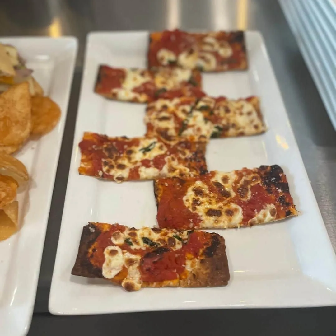 Margherita Flatbread 5350 The Pour House  34